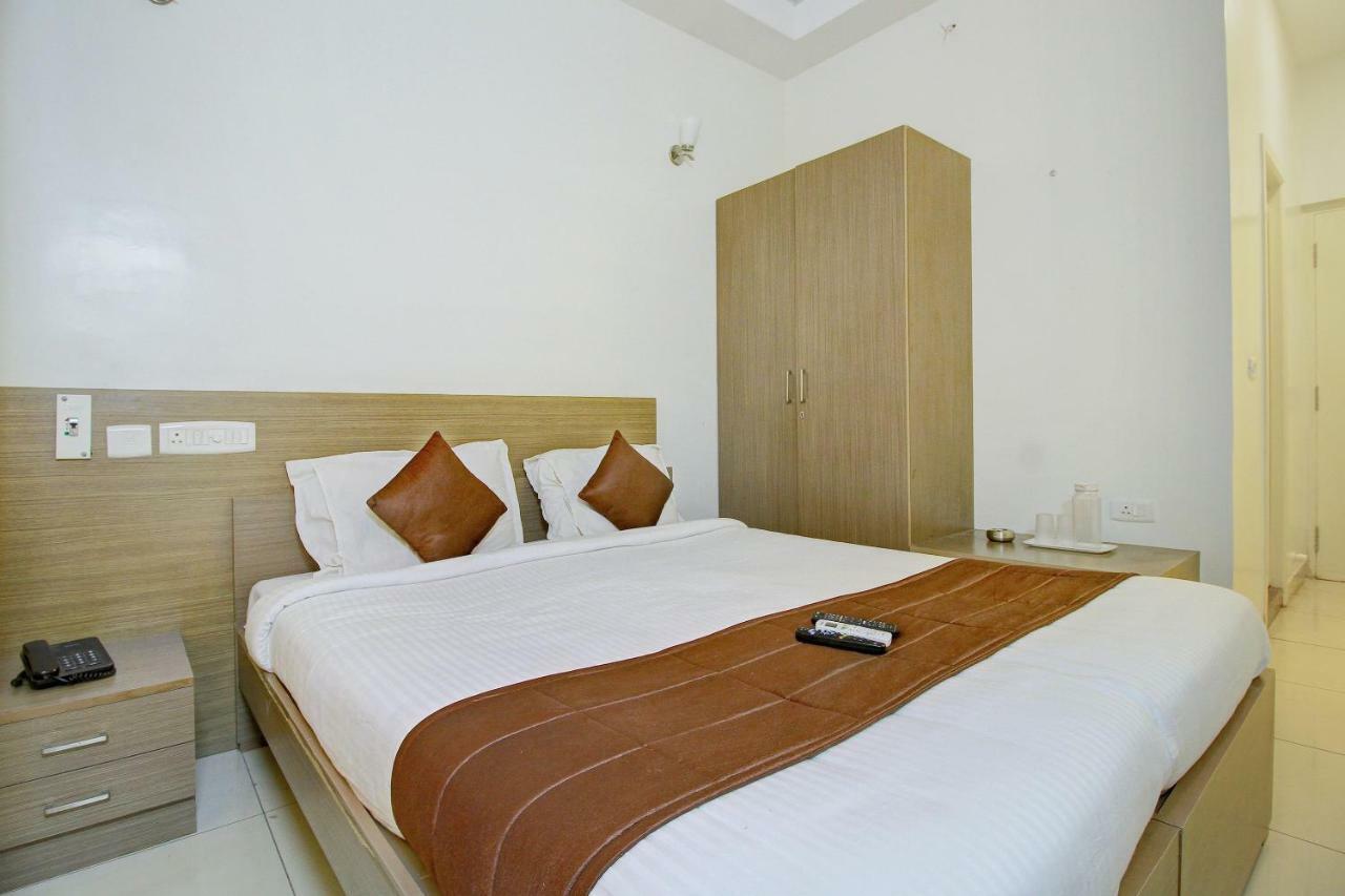 钦奈 Oyo 3547 Raj Guru Residency酒店 外观 照片